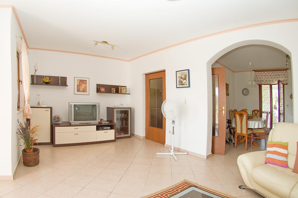 Holiday Home Magnolia Tar-Vabriga Room photo