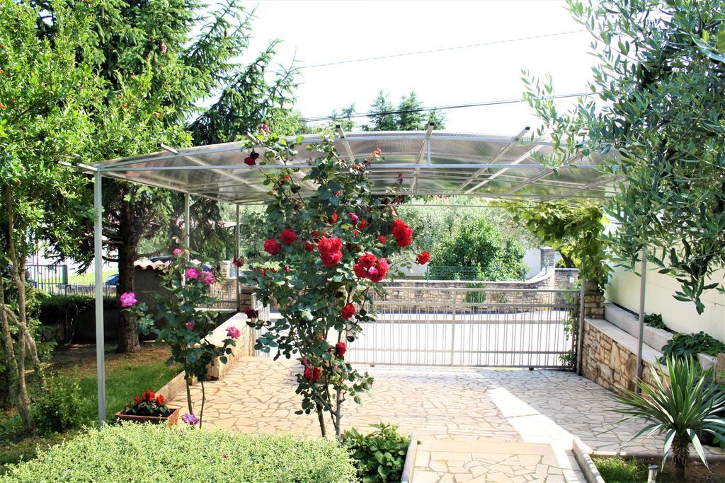 Holiday Home Magnolia Tar-Vabriga Exterior photo
