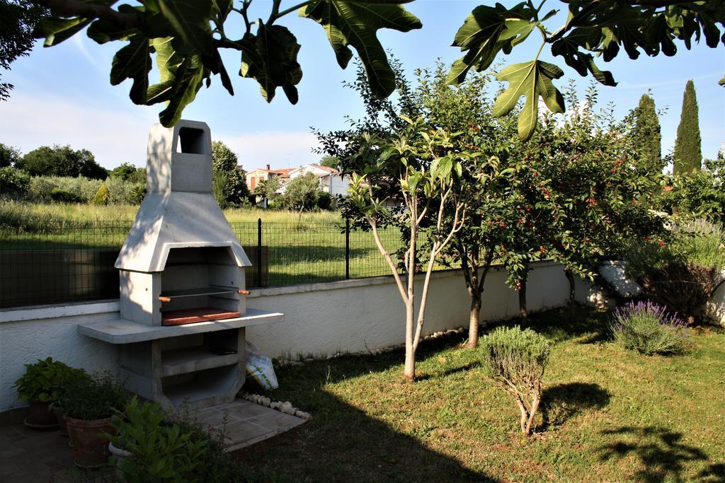 Holiday Home Magnolia Tar-Vabriga Exterior photo