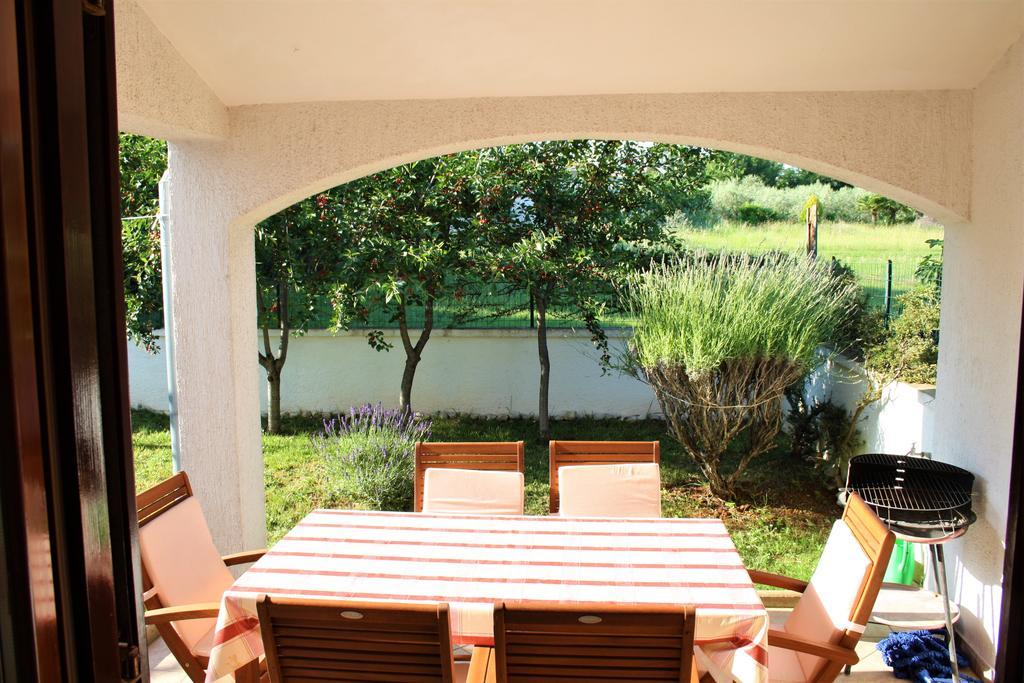 Holiday Home Magnolia Tar-Vabriga Exterior photo